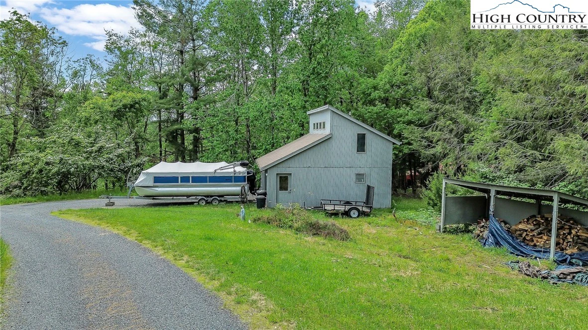 Image number 21 for the current listing
