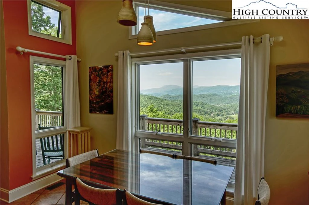 Image number 3 for the current listing