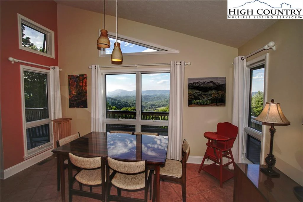 Image number 7 for the current listing