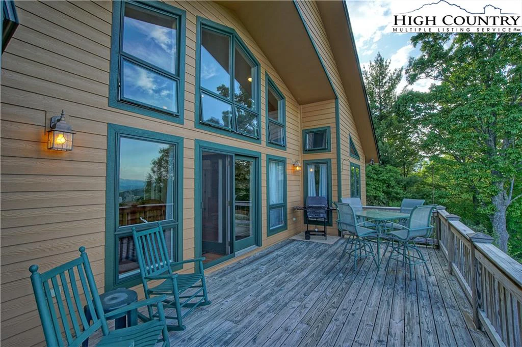 Image number 11 for the current listing