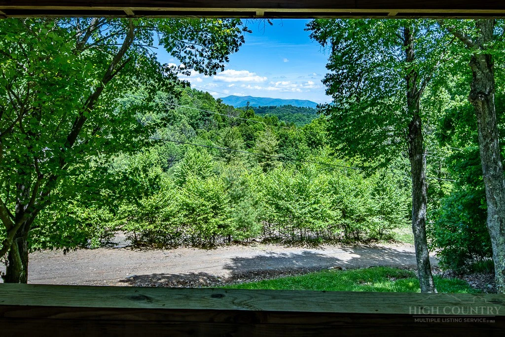 Image number 8 for the current listing
