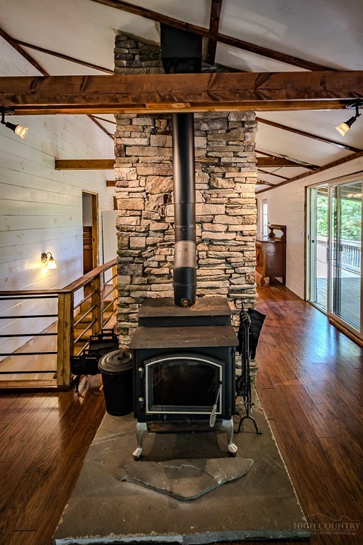 Image number 12 for the current listing
