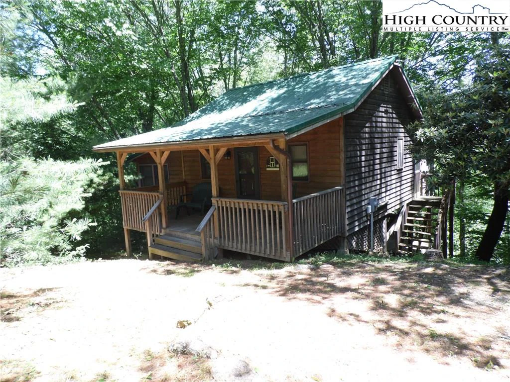 Image number 1 for the current listing