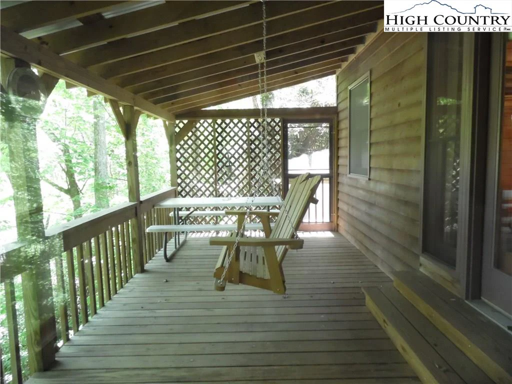 Image number 14 for the current listing