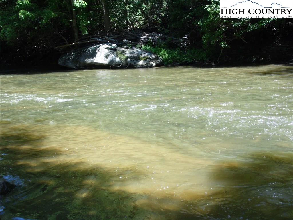 Image number 19 for the current listing