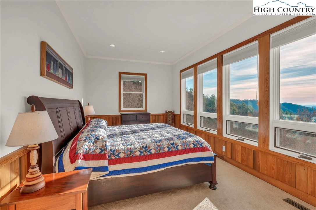 Image number 7 for the current listing