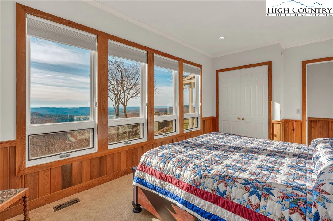 Image number 8 for the current listing