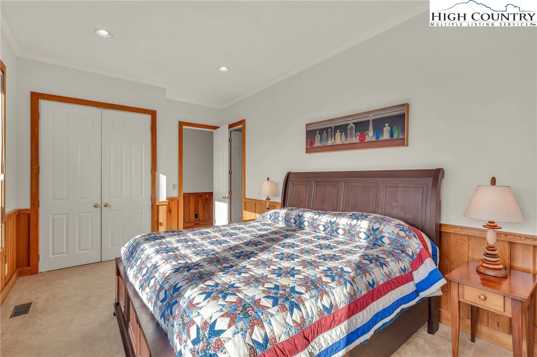 Image number 9 for the current listing