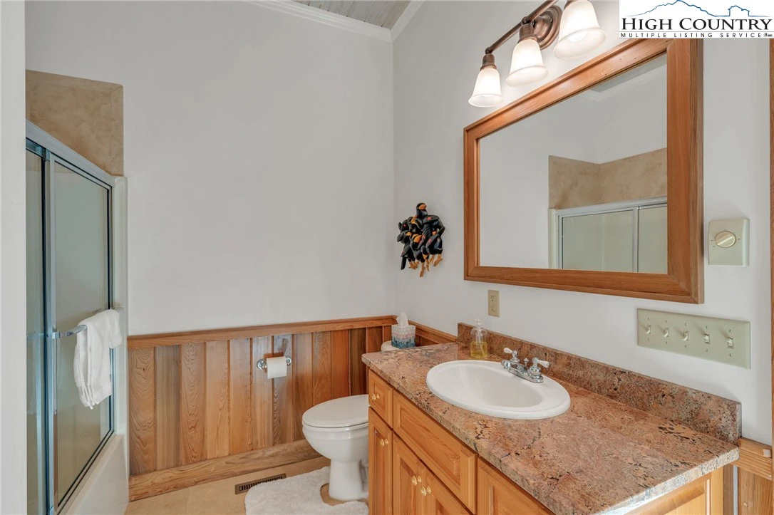 Image number 10 for the current listing