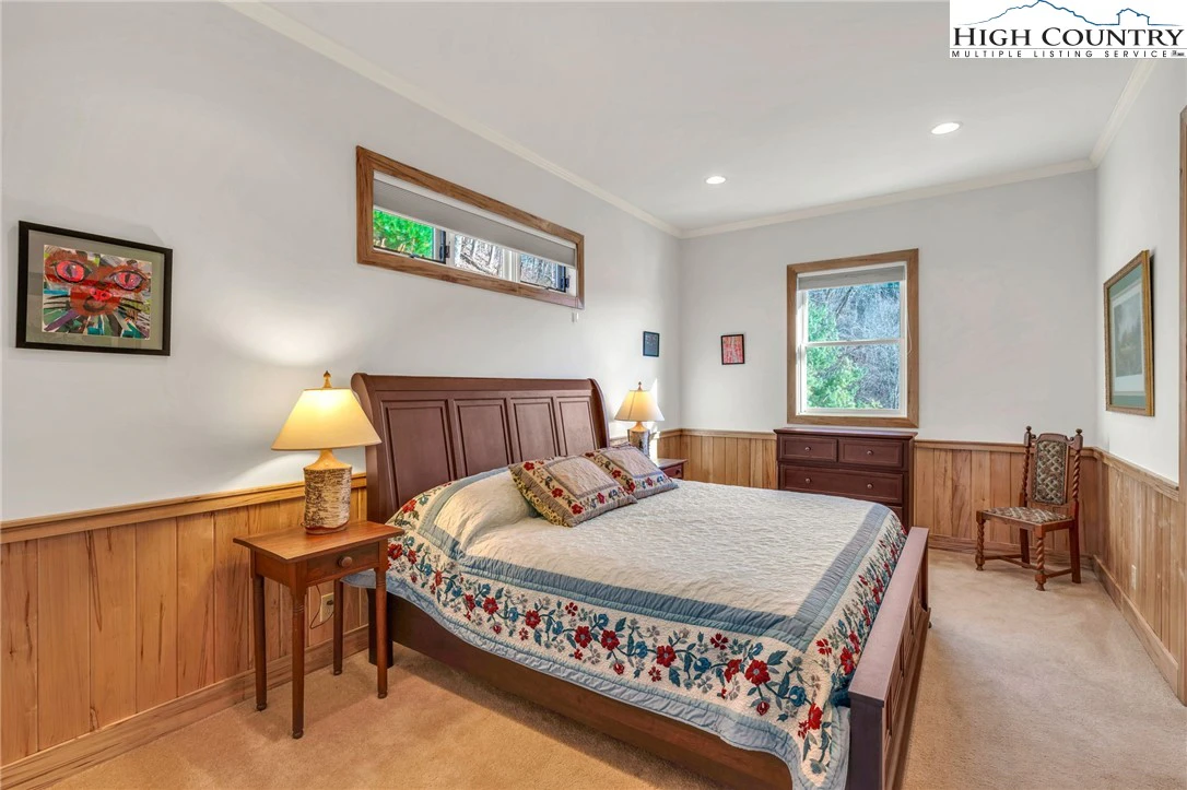 Image number 12 for the current listing