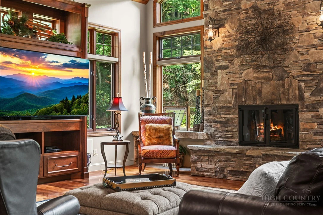 Image number 6 for the current listing