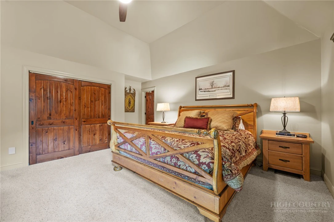 Image number 21 for the current listing