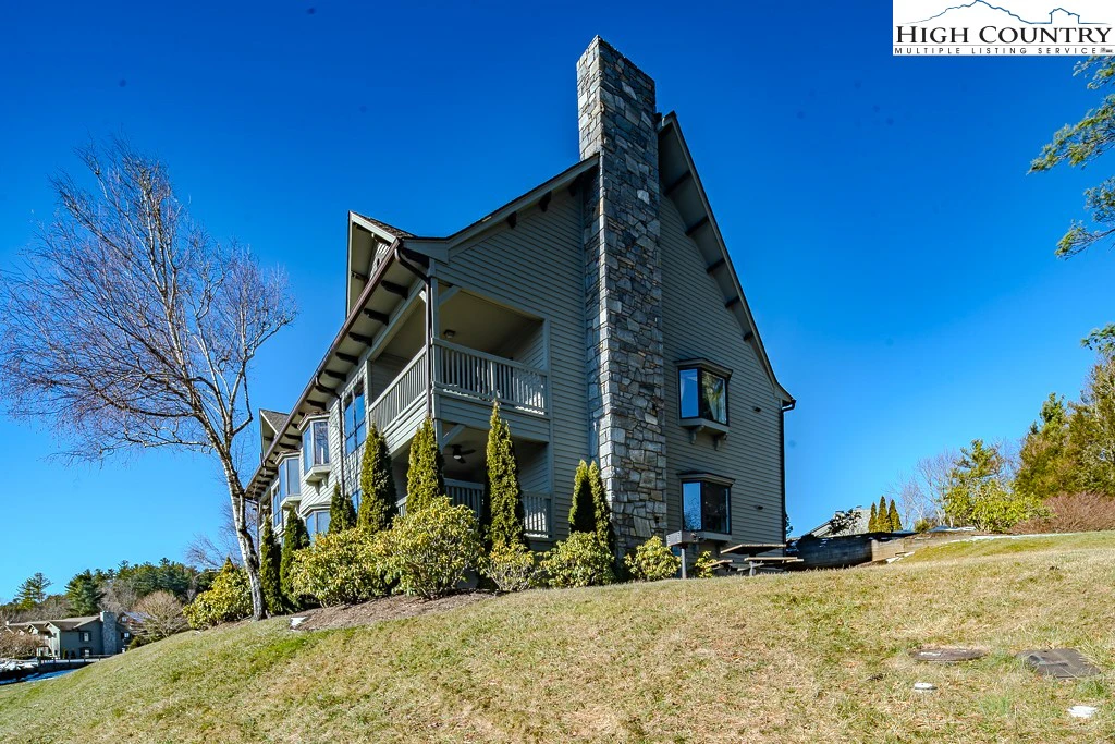 Image number 14 for the current listing