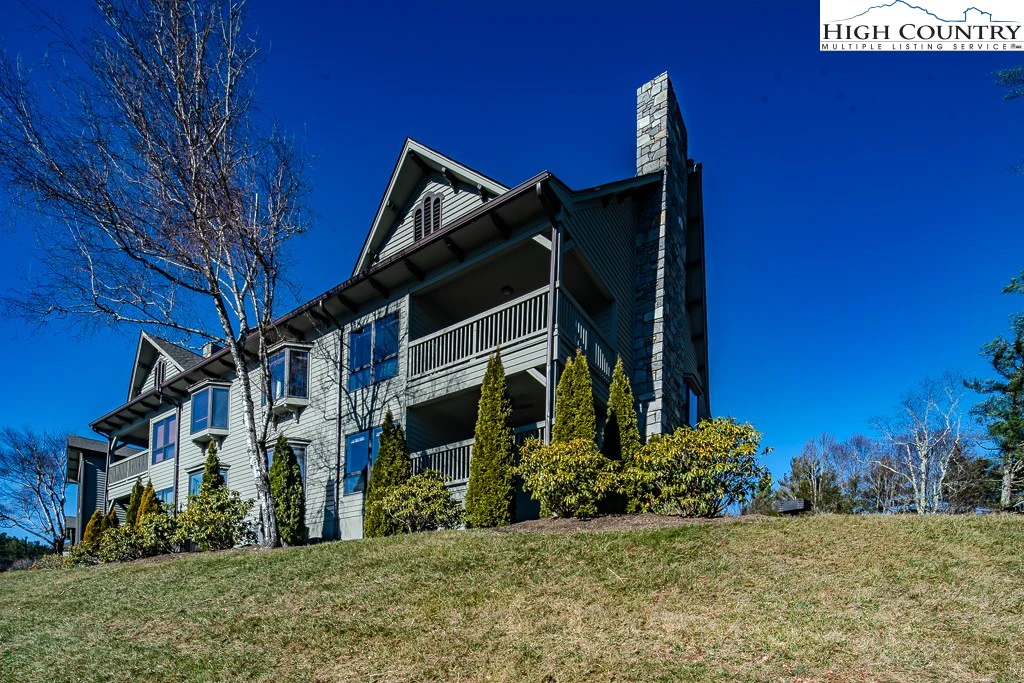 Image number 15 for the current listing