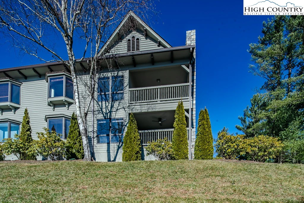 Image number 16 for the current listing