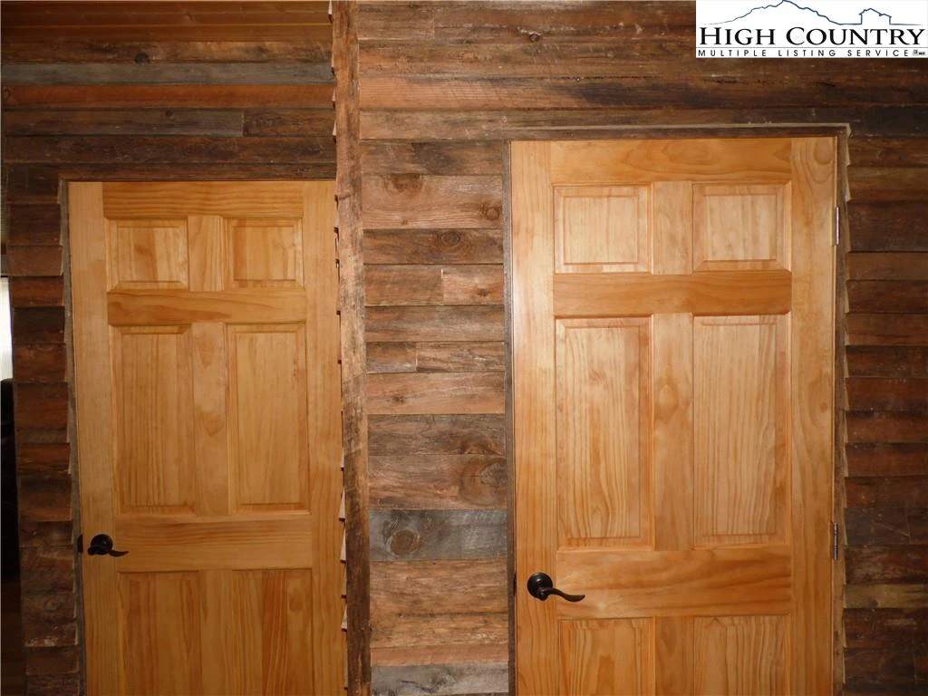 Image number 5 for the current listing