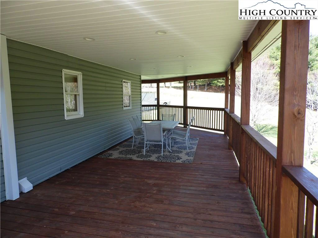 Image number 9 for the current listing