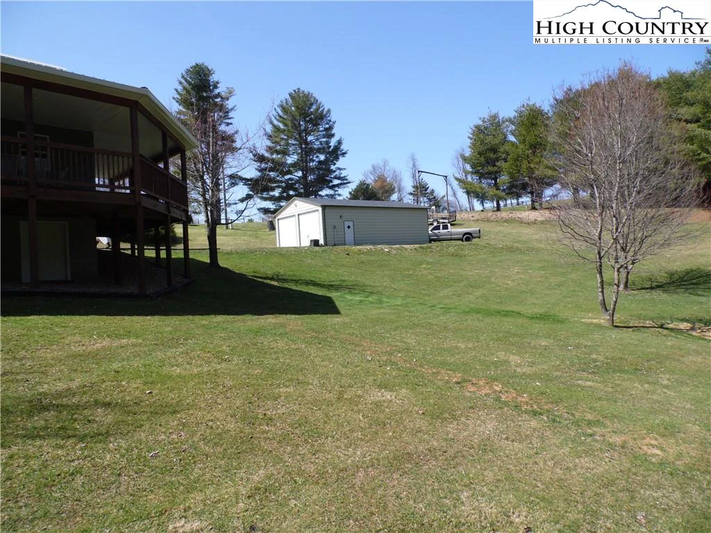Image number 15 for the current listing