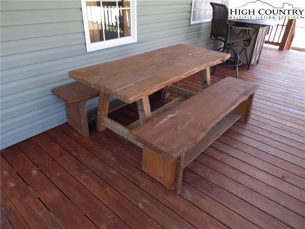 Image number 18 for the current listing