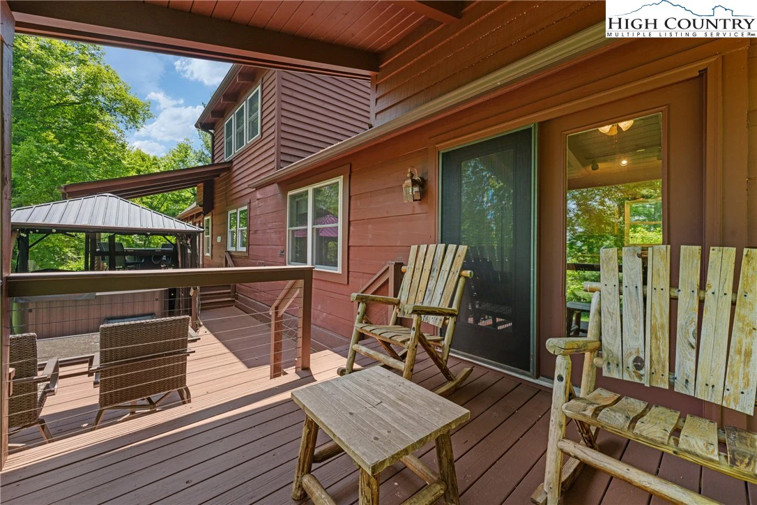 Image number 15 for the current listing