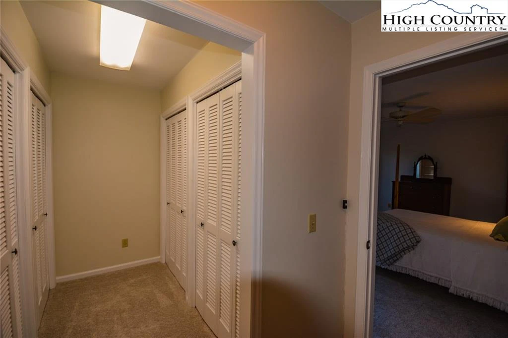 Image number 5 for the current listing