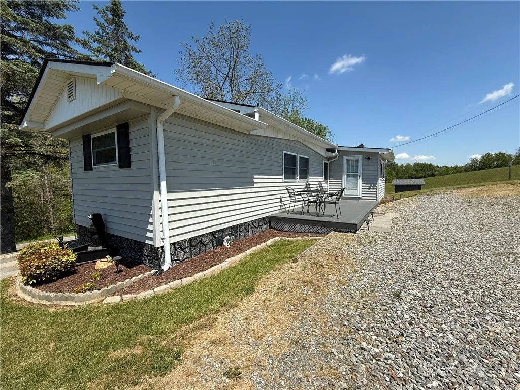 Image number 5 for the current listing