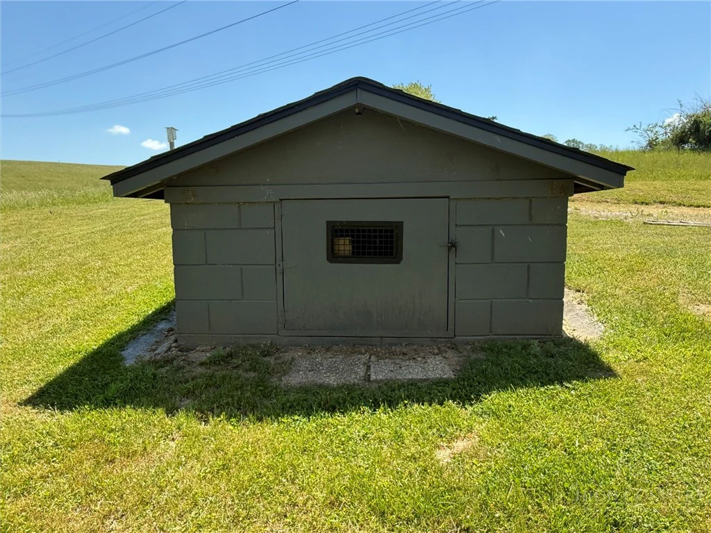 Image number 8 for the current listing