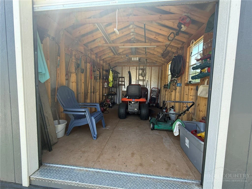Image number 11 for the current listing