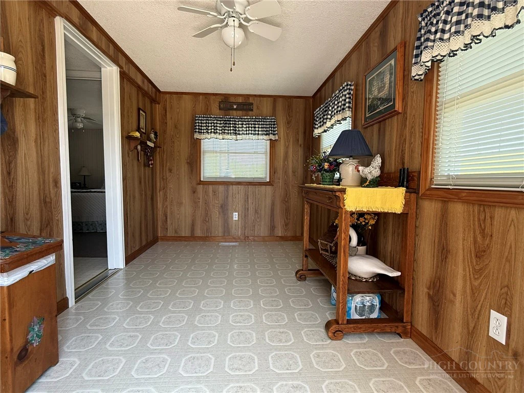 Image number 12 for the current listing