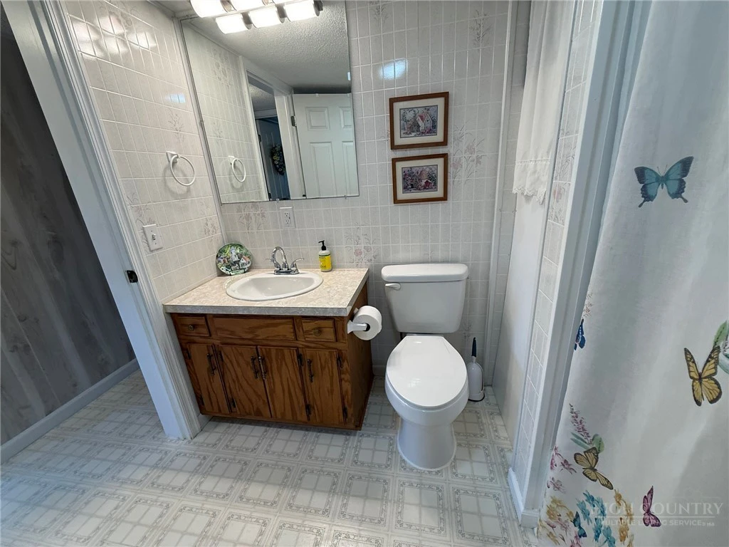 Image number 20 for the current listing