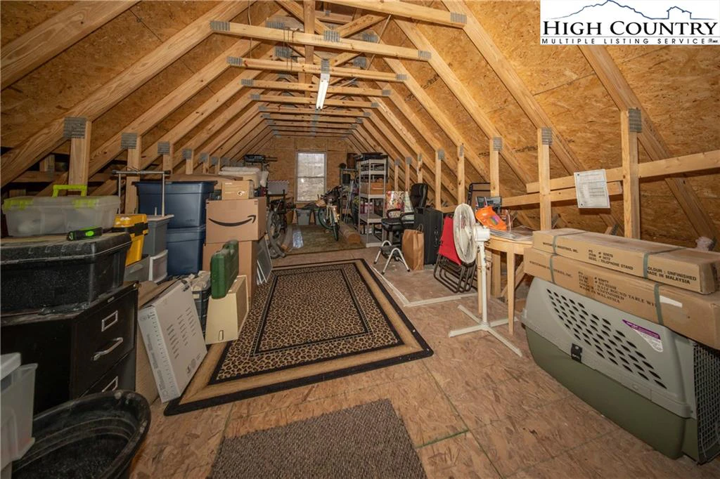 Image number 11 for the current listing