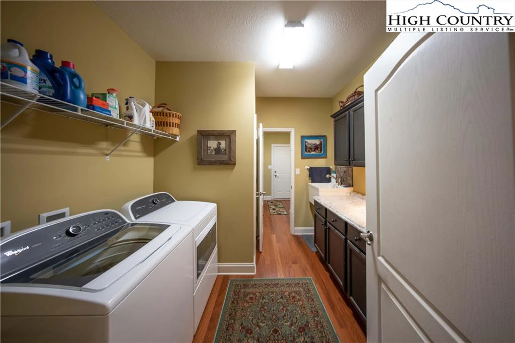 Image number 12 for the current listing