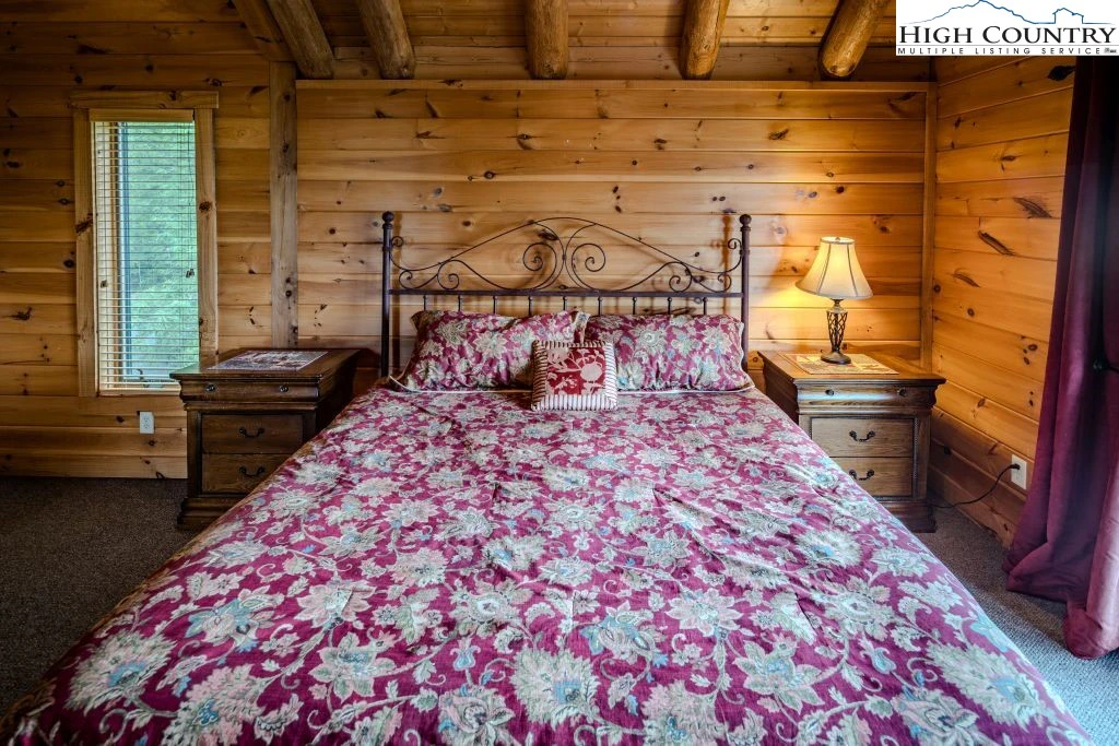 Image number 5 for the current listing