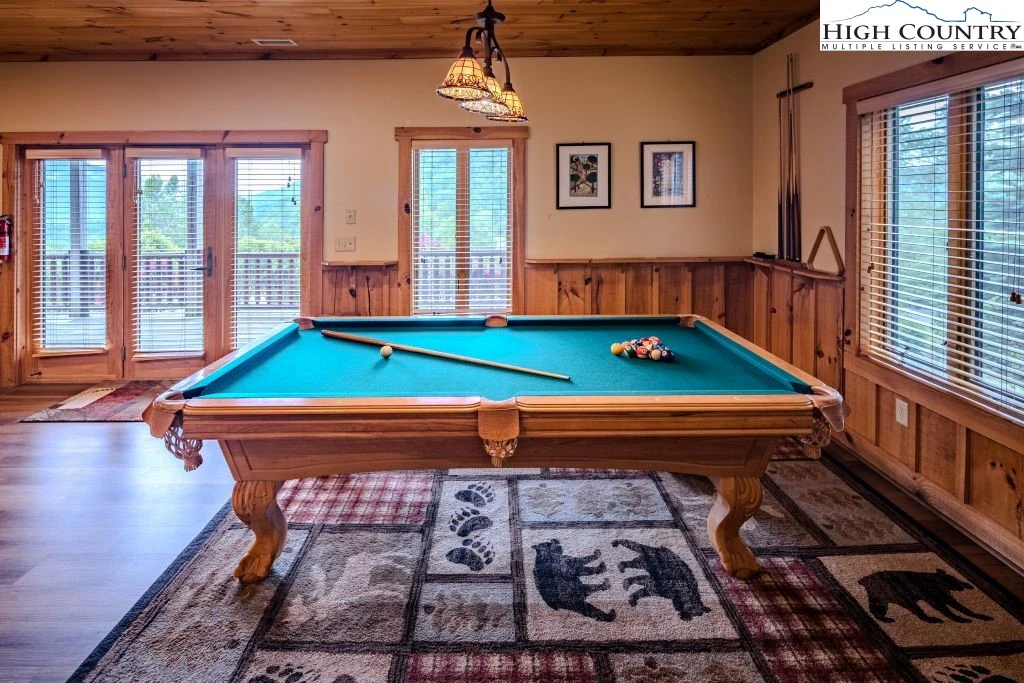 Image number 12 for the current listing