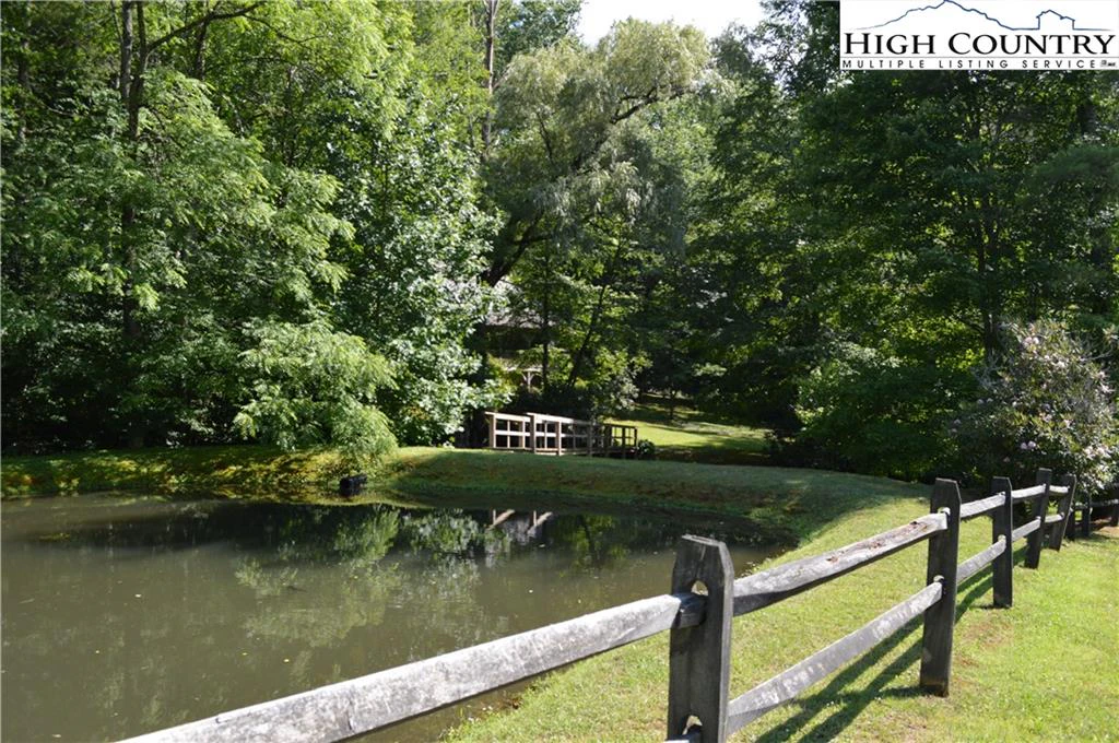 Image number 1 for the current listing