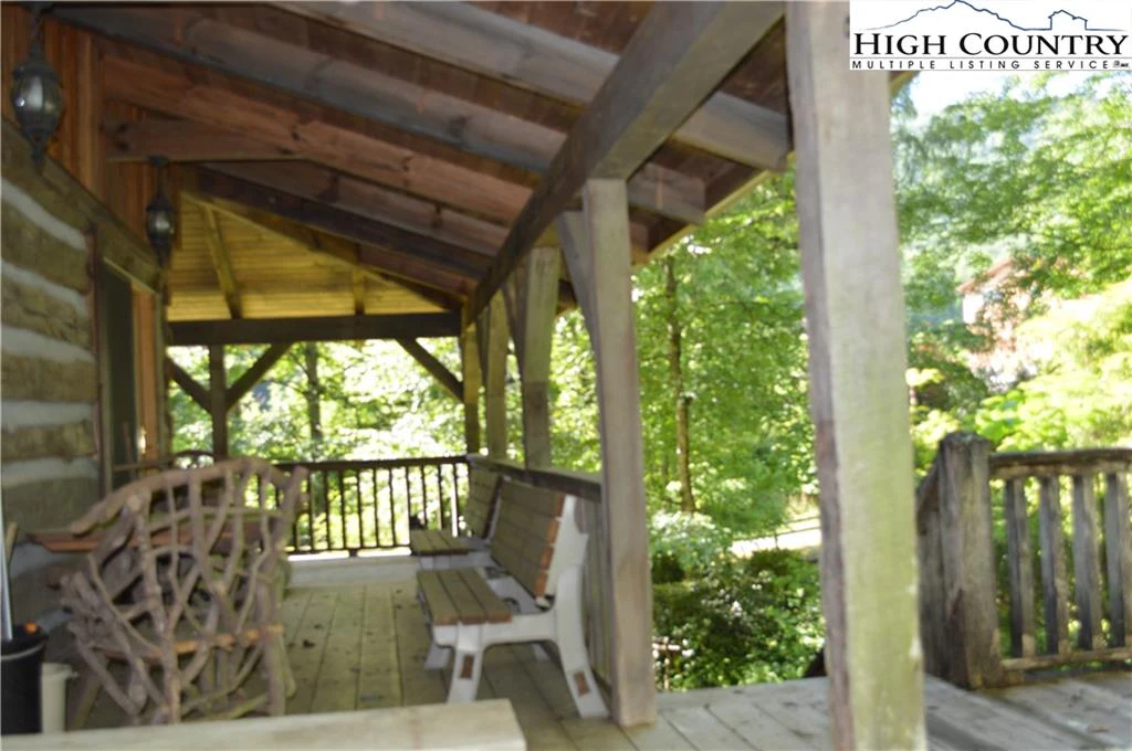 Image number 14 for the current listing