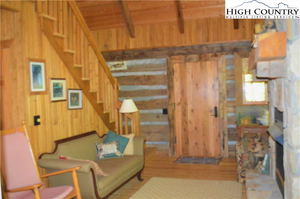 Image number 3 for the current listing