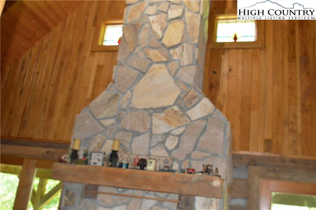Image number 5 for the current listing