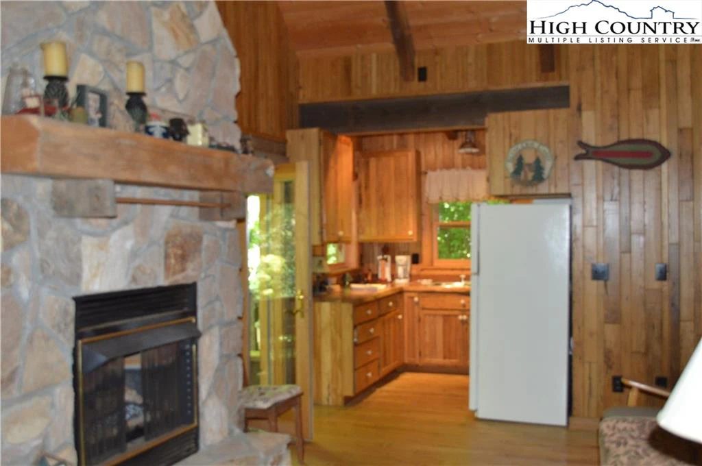 Image number 6 for the current listing