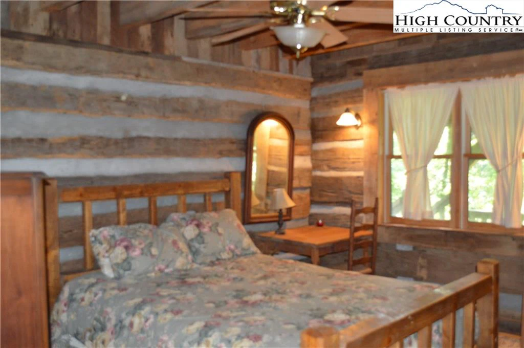 Image number 7 for the current listing