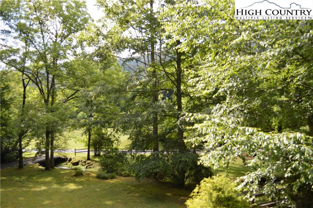 Image number 17 for the current listing