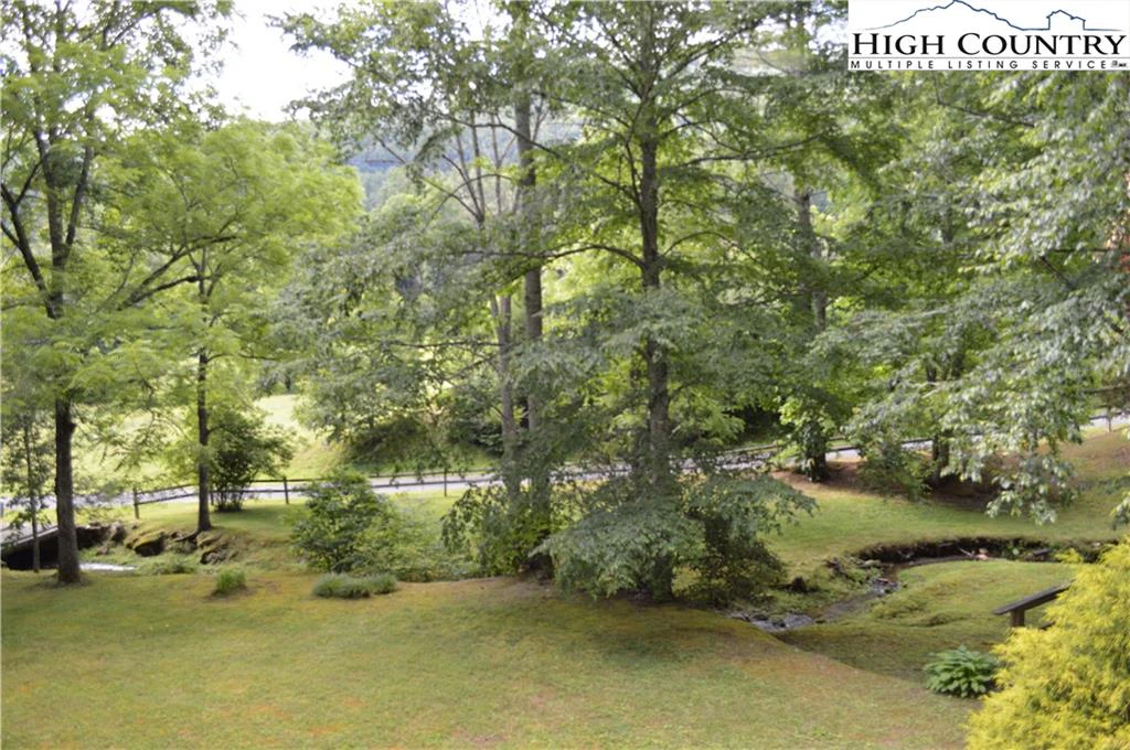 Image number 19 for the current listing