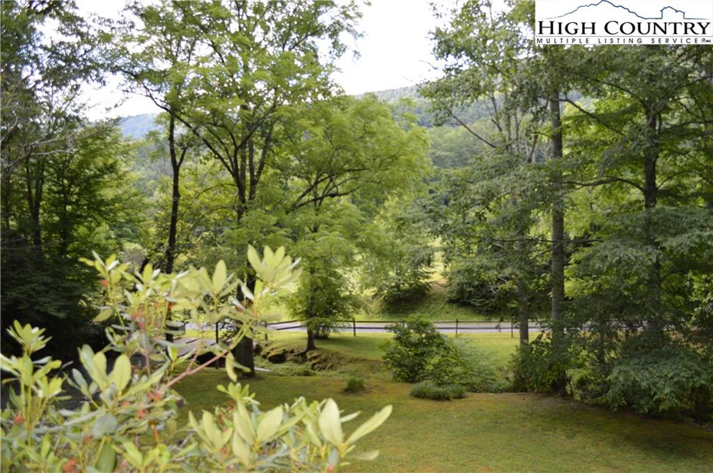 Image number 20 for the current listing