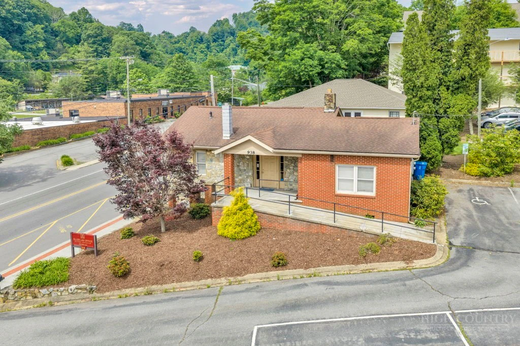 Image number 4 for the current listing