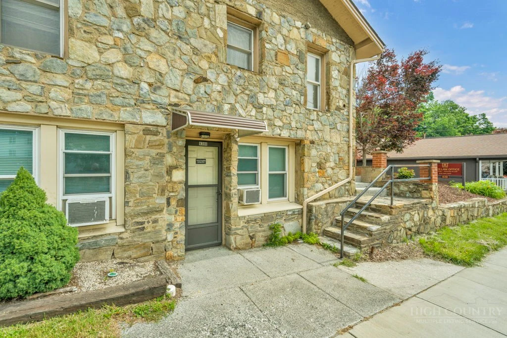 Image number 5 for the current listing