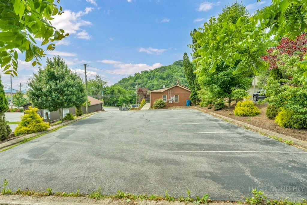 Image number 6 for the current listing