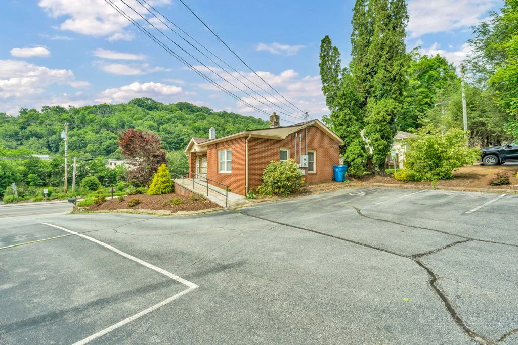 Image number 7 for the current listing