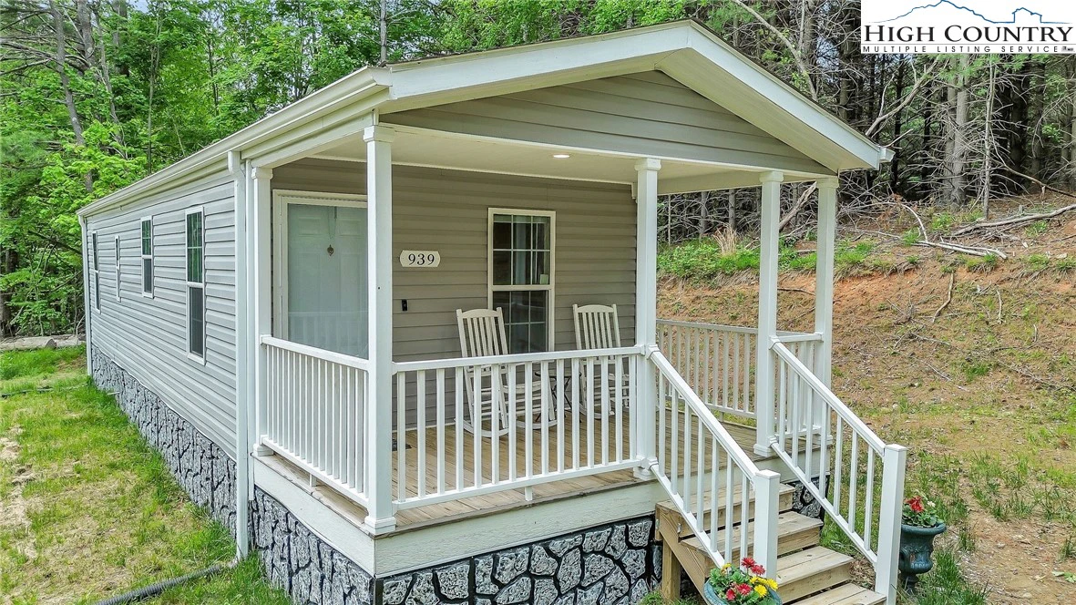 Image number 1 for the current listing