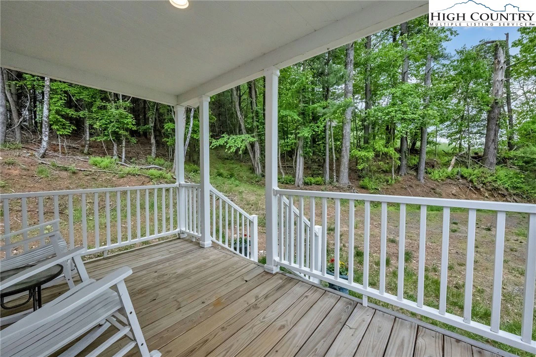Image number 18 for the current listing