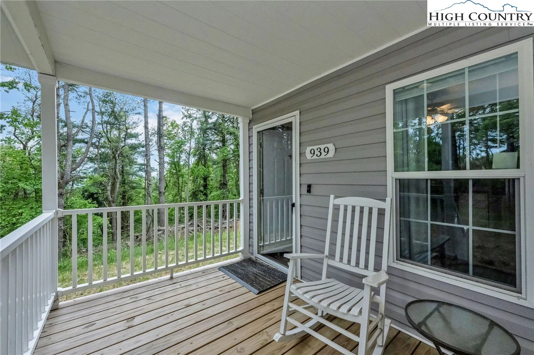 Image number 16 for the current listing
